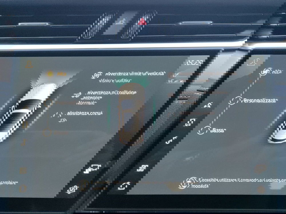 Jaguar F-Pace usata a Milano (18)