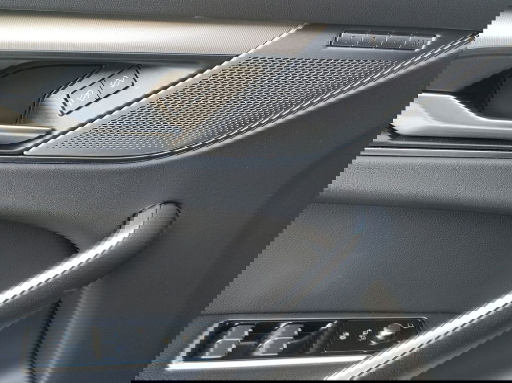 Jaguar F-Pace usata a Milano (19)