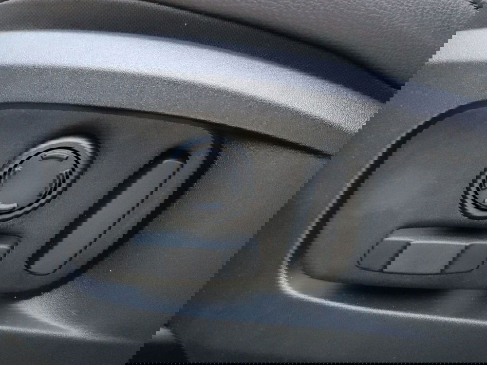 Jaguar F-Pace usata a Milano (20)