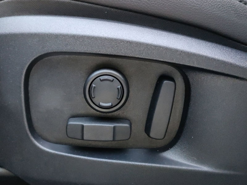 Jaguar F-Pace usata a Milano (20)