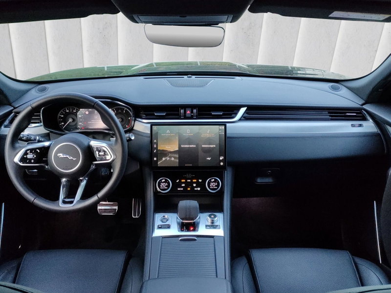 Jaguar F-Pace usata a Milano (4)