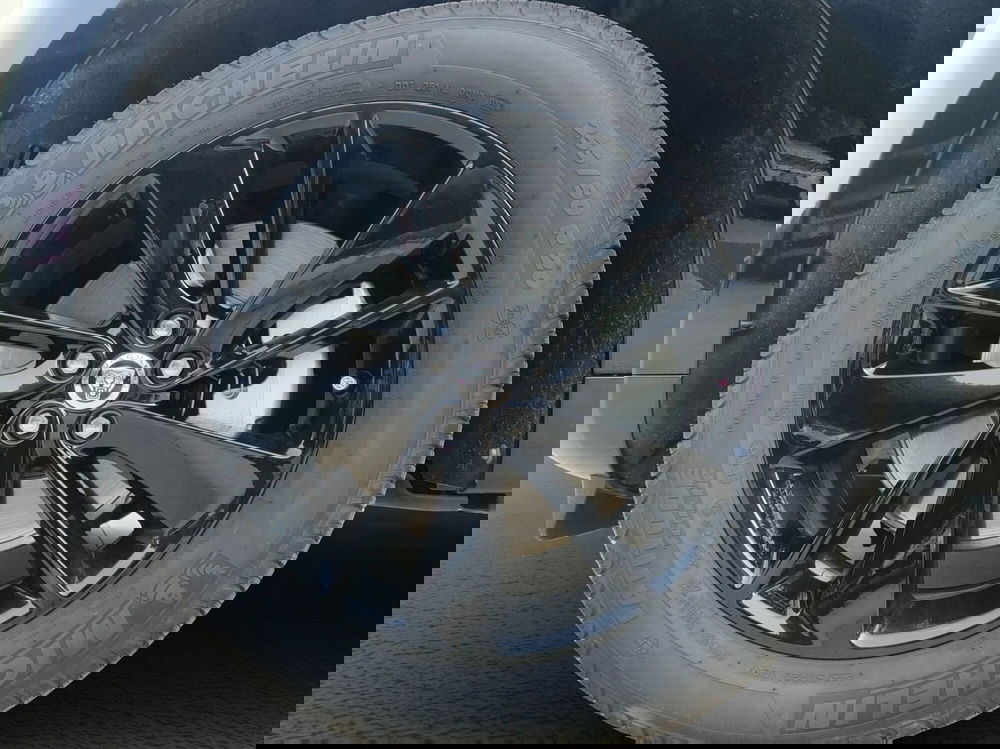 Jaguar F-Pace usata a Milano (9)