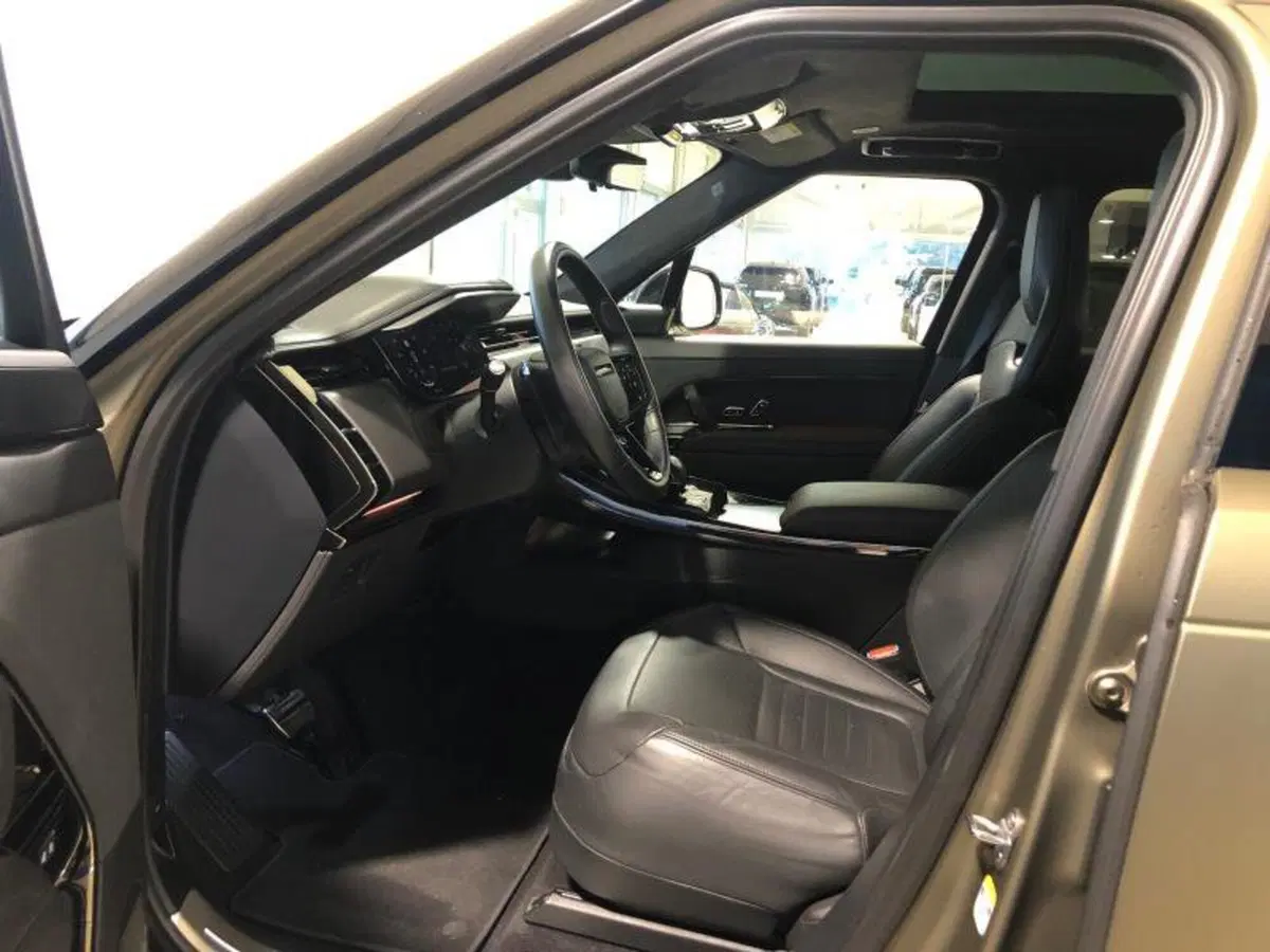 Land Rover Range Rover Sport usata a Venezia (4)