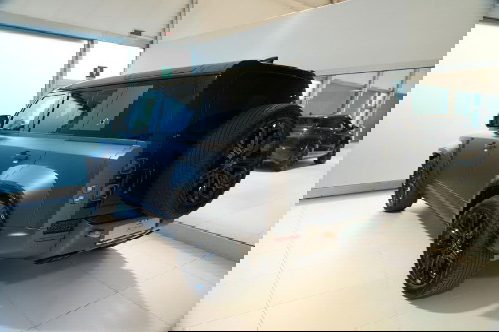 Land Rover Defender usata a Venezia (2)