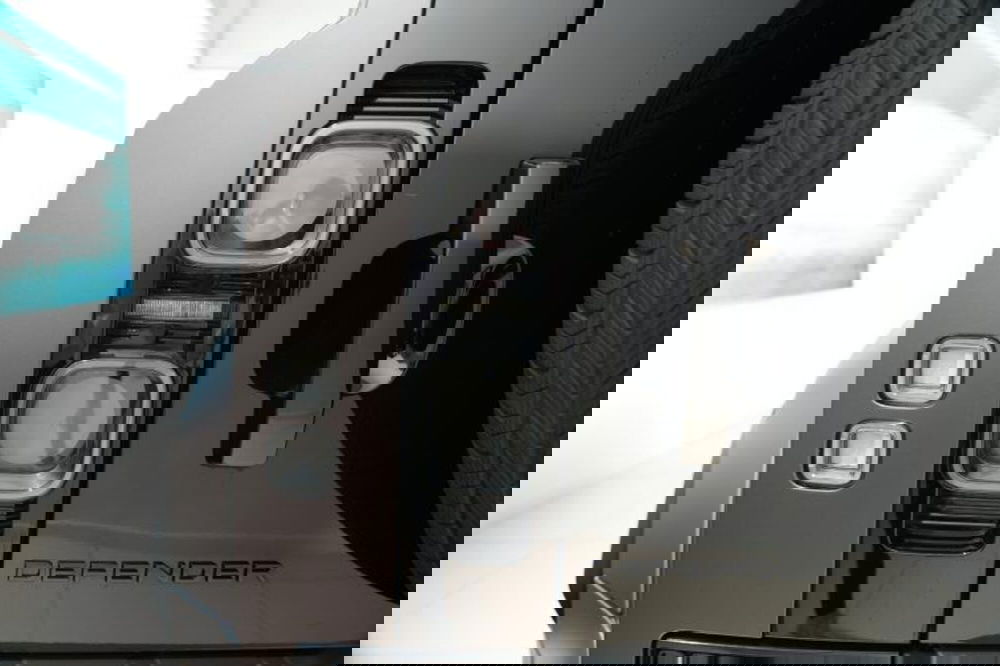 Land Rover Defender usata a Venezia (4)