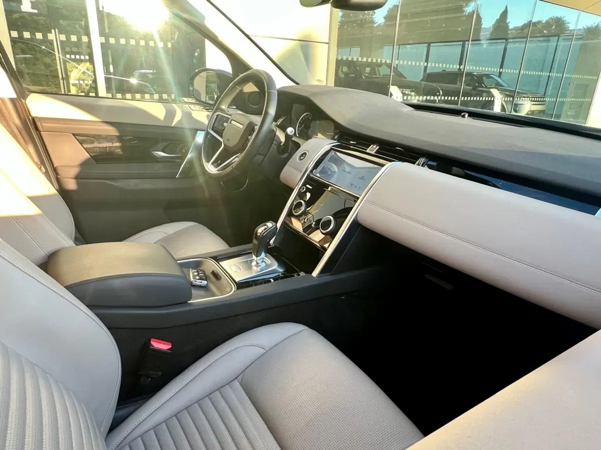 Land Rover Discovery Sport usata a Bari (4)