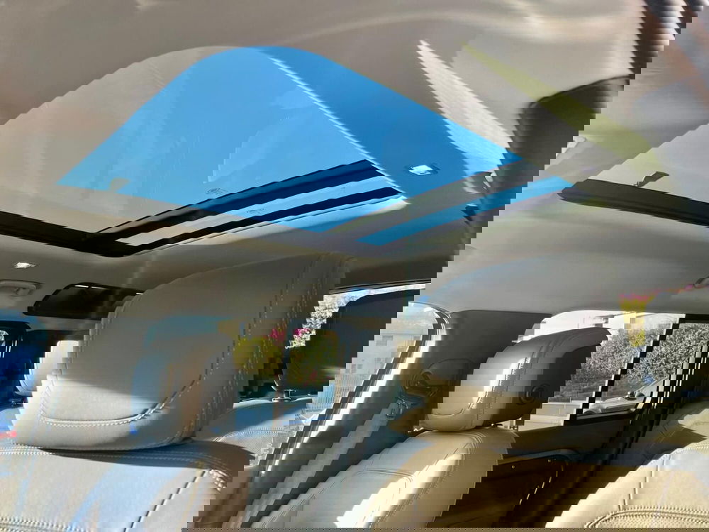 Land Rover Defender usata a Bari (10)