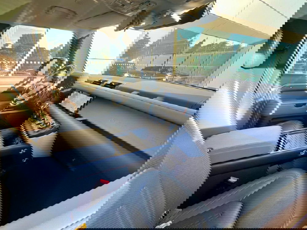 Land Rover Defender usata a Bari (3)