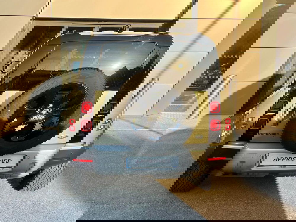 Land Rover Defender usata a Bari (7)