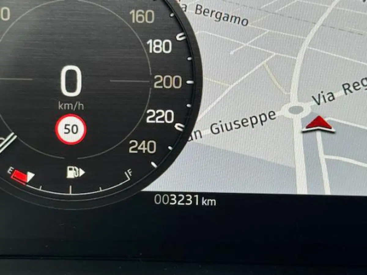 Land Rover Defender usata a Monza e Brianza (13)