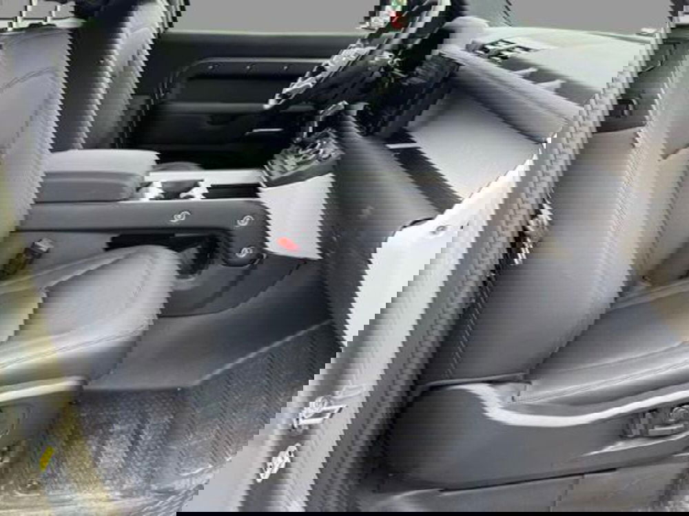 Land Rover Defender usata a Monza e Brianza (3)