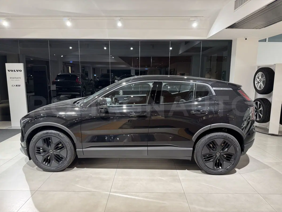 Volvo EX30 Cross Country nuova a Forlì-Cesena (2)