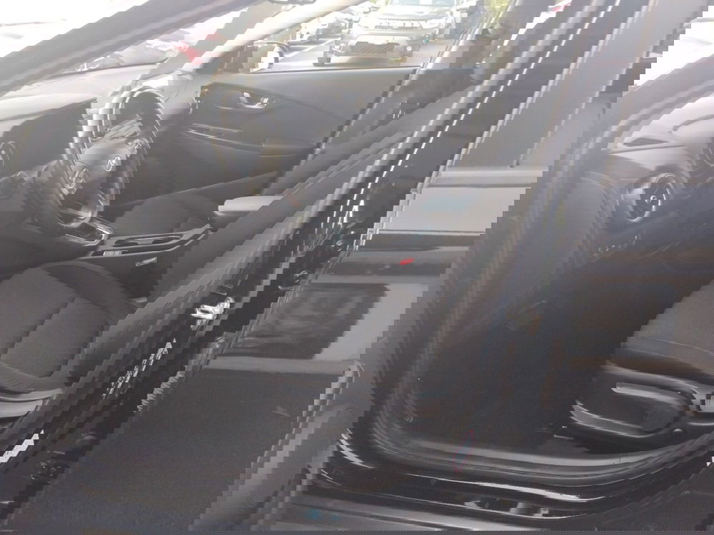 Hyundai Kona usata a Latina (18)