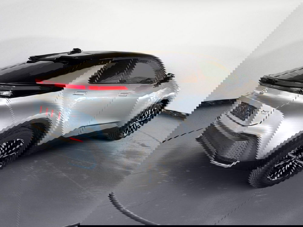 Toyota Toyota C-HR nuova a Reggio Calabria (3)