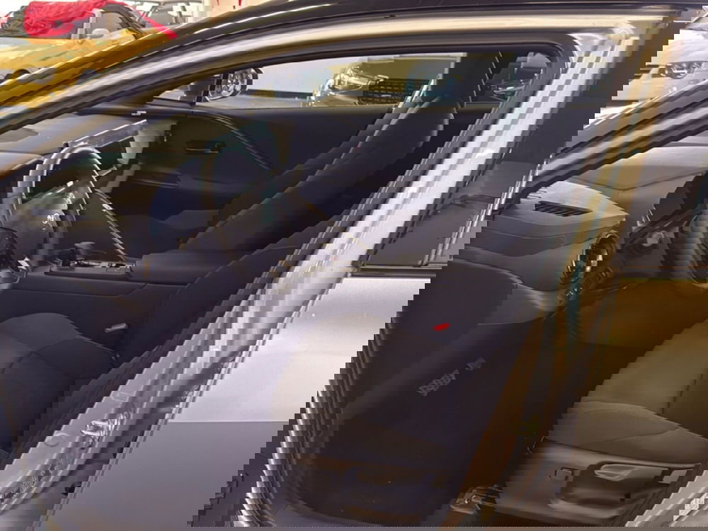 Toyota Toyota C-HR nuova a Reggio Calabria (5)