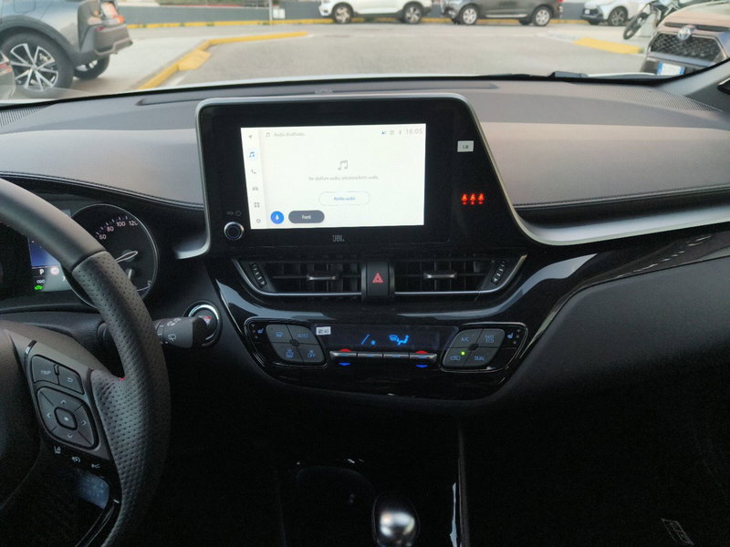 Toyota Toyota C-HR nuova a Reggio Calabria (8)