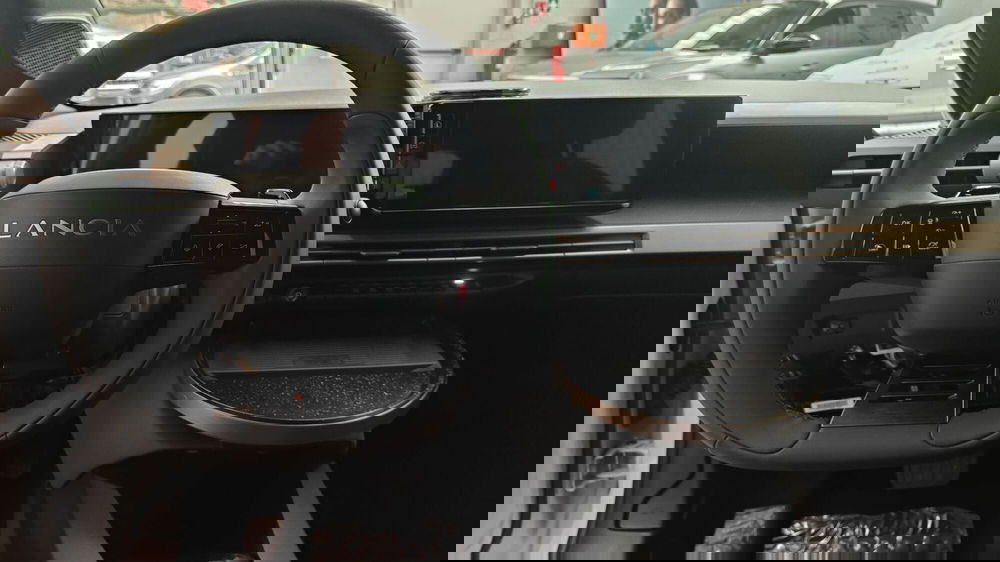 Lancia Ypsilon nuova a Milano (10)