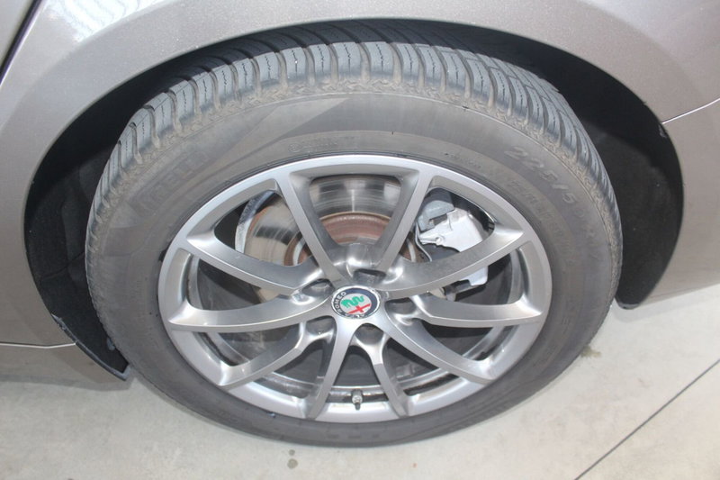 Alfa Romeo Giulia usata a Terni (11)