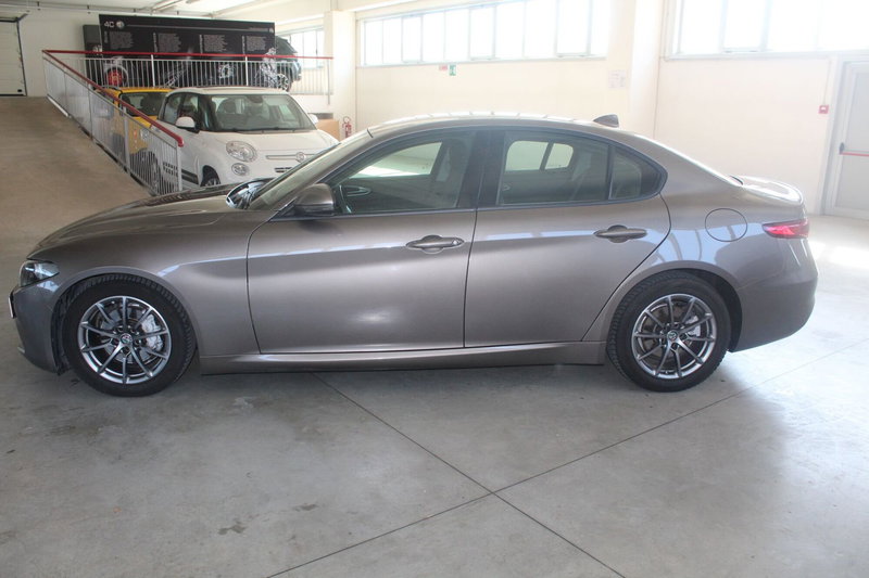 Alfa Romeo Giulia usata a Terni (3)