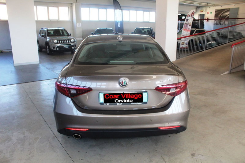 Alfa Romeo Giulia usata a Terni (5)
