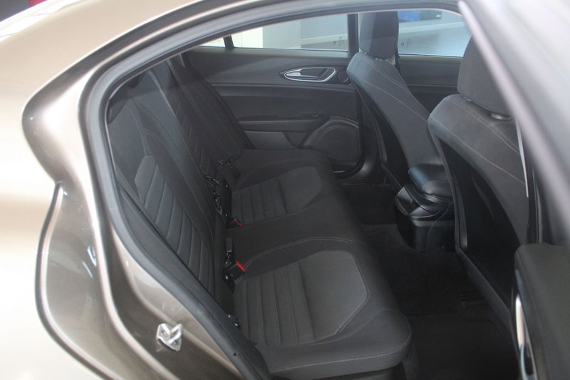 Alfa Romeo Giulia usata a Terni (9)