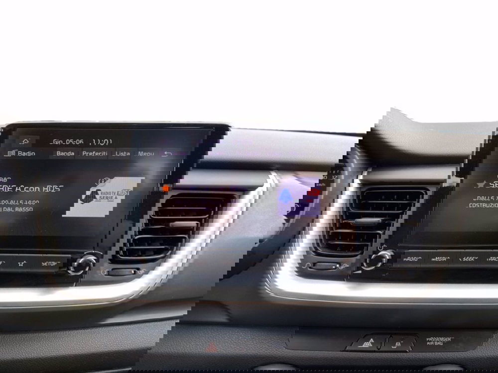 Kia Stonic usata a Milano (14)