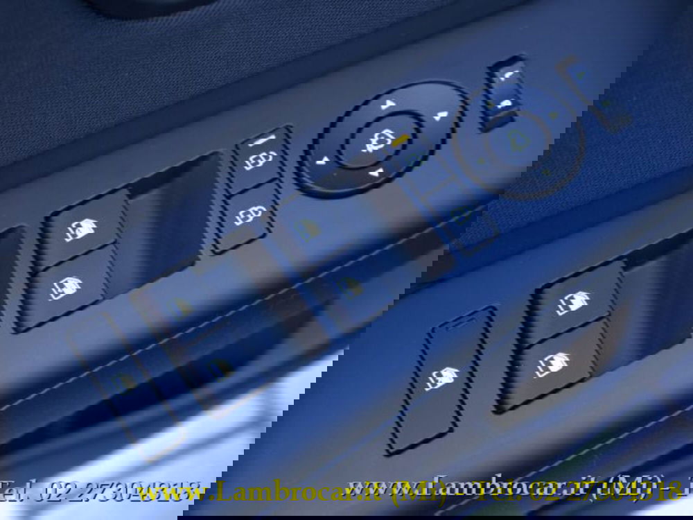 Hyundai Kona nuova a Milano (12)