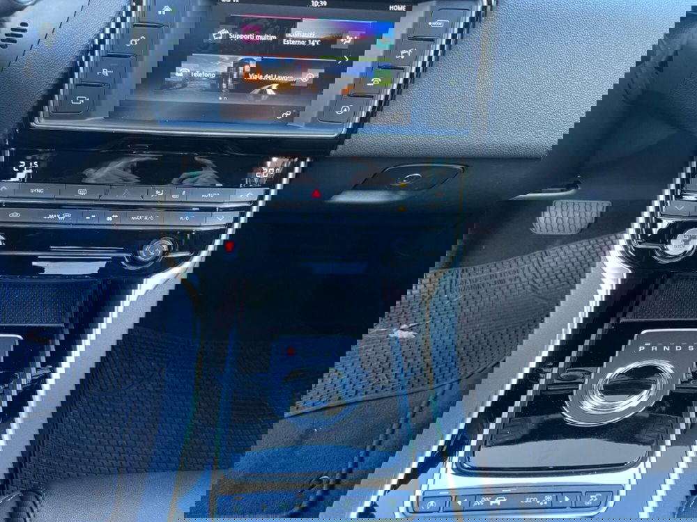 Jaguar XE usata a Verona (9)