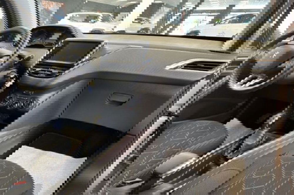 Peugeot 2008 usata a Latina (9)