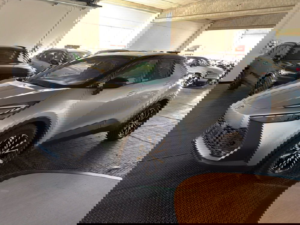 Toyota Toyota C-HR nuova a Reggio Calabria (5)