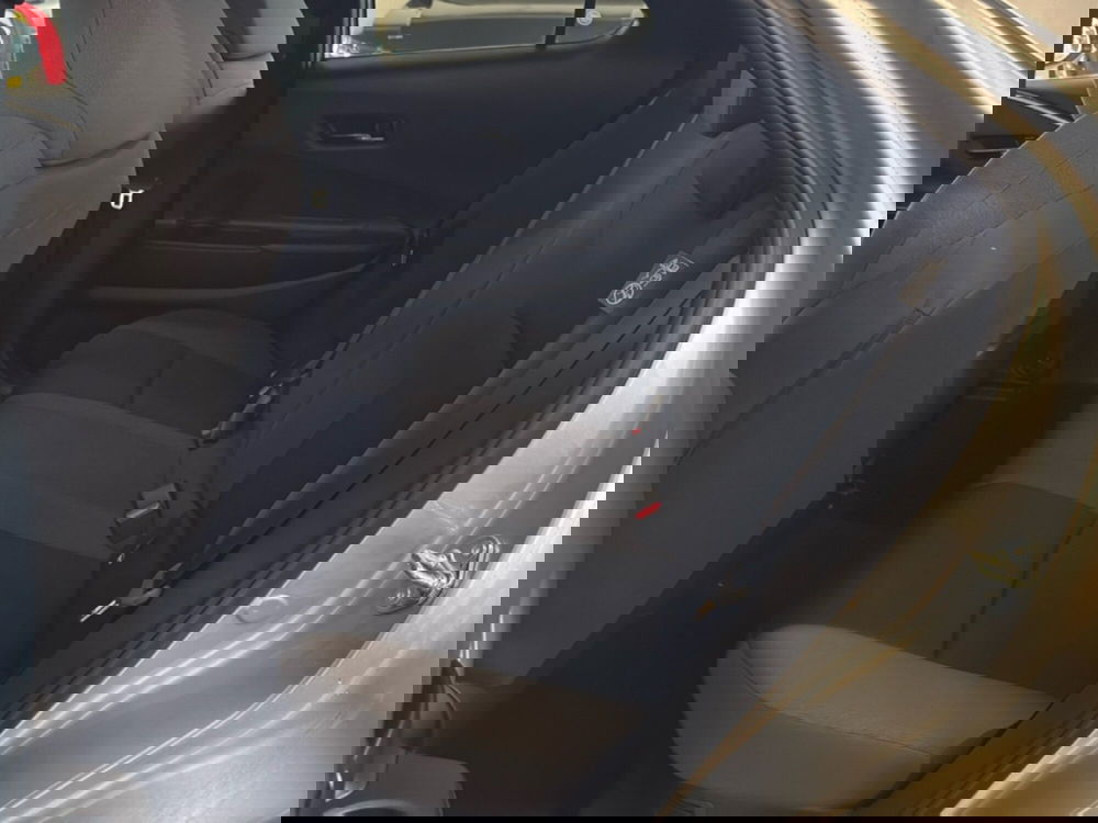 Toyota Toyota C-HR nuova a Reggio Calabria (7)