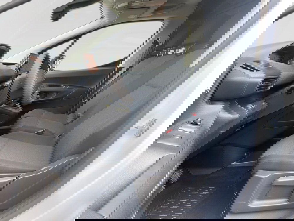 Peugeot Partner Furgone nuova a Torino (6)