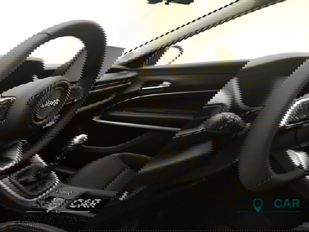 Jeep Avenger nuova a Como (9)