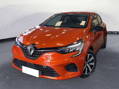 Renault Clio Full Hybrid E-Tech 145 CV 5 porte Equilibre del 2022 usata a Meda