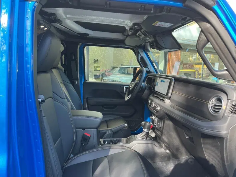 Jeep Wrangler Unlimited nuova a Milano (14)