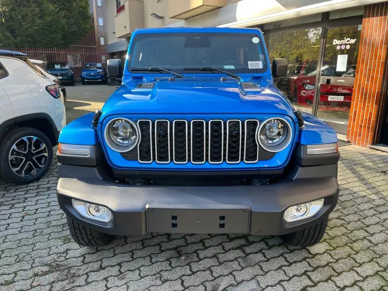 Jeep Wrangler Unlimited nuova a Milano (2)