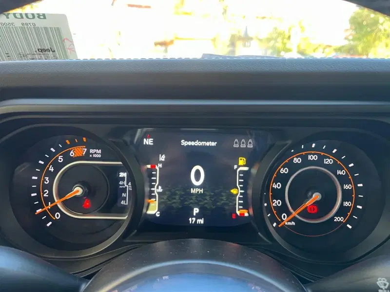 Jeep Wrangler Unlimited nuova a Milano (20)
