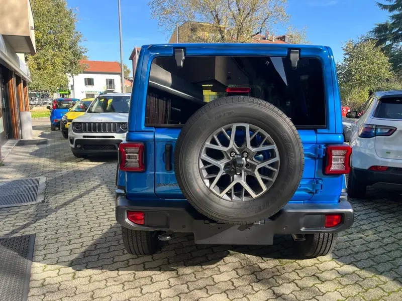 Jeep Wrangler Unlimited nuova a Milano (8)