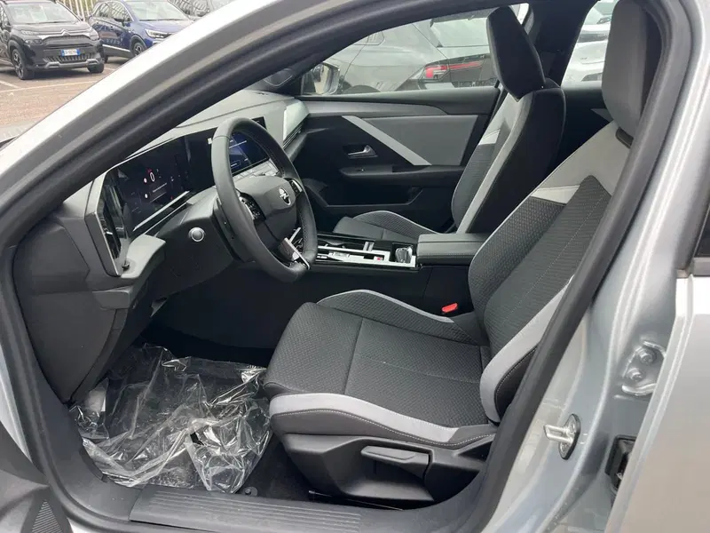 Opel Astra nuova a Milano (11)