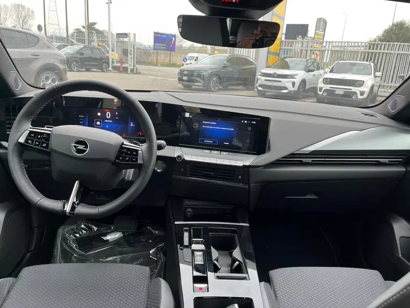 Opel Astra nuova a Milano (15)