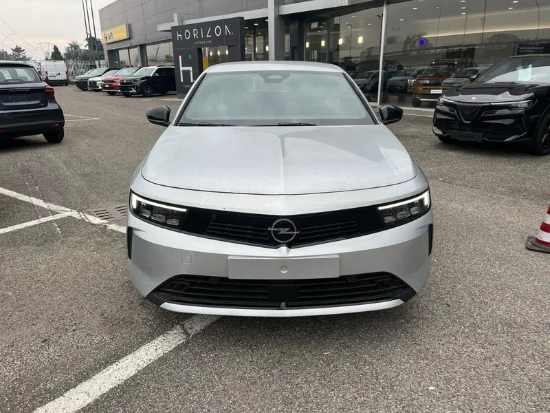 Opel Astra nuova a Milano (2)