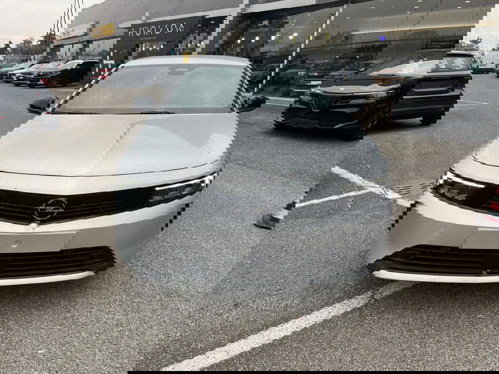 Opel Astra nuova a Milano (2)