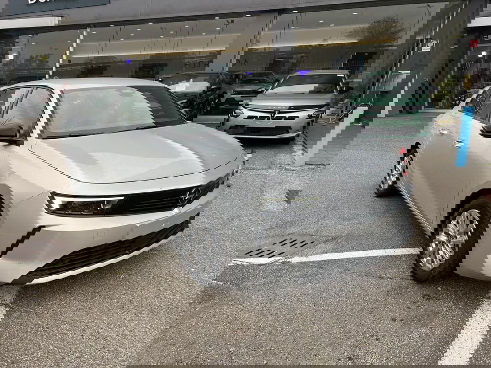 Opel Astra nuova a Milano (3)