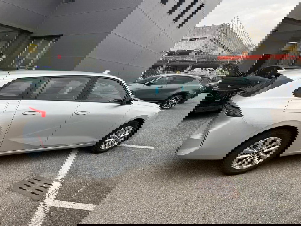 Opel Astra nuova a Milano (5)