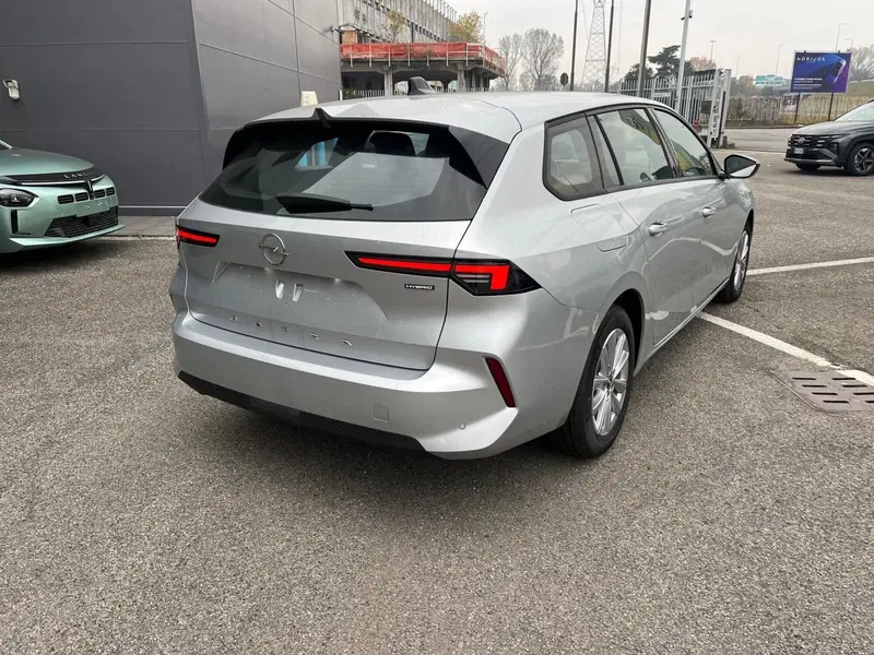 Opel Astra nuova a Milano (6)