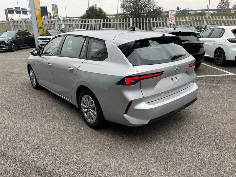 Opel Astra nuova a Milano (7)