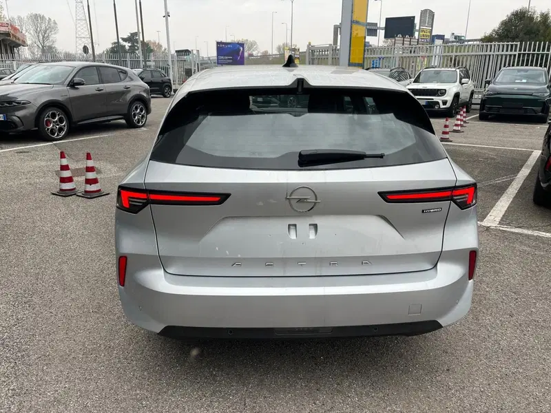 Opel Astra nuova a Milano (8)