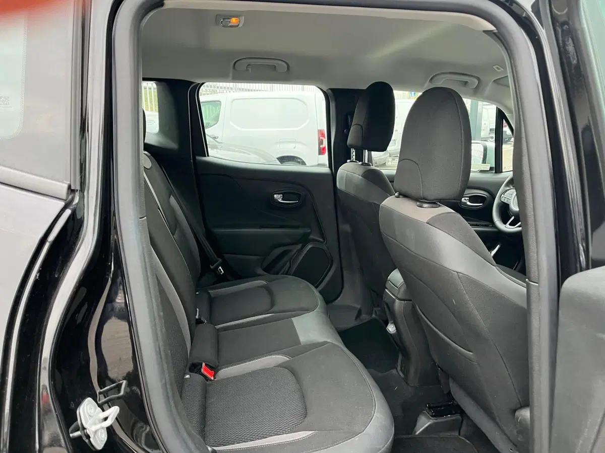 Jeep Renegade usata a Milano (12)