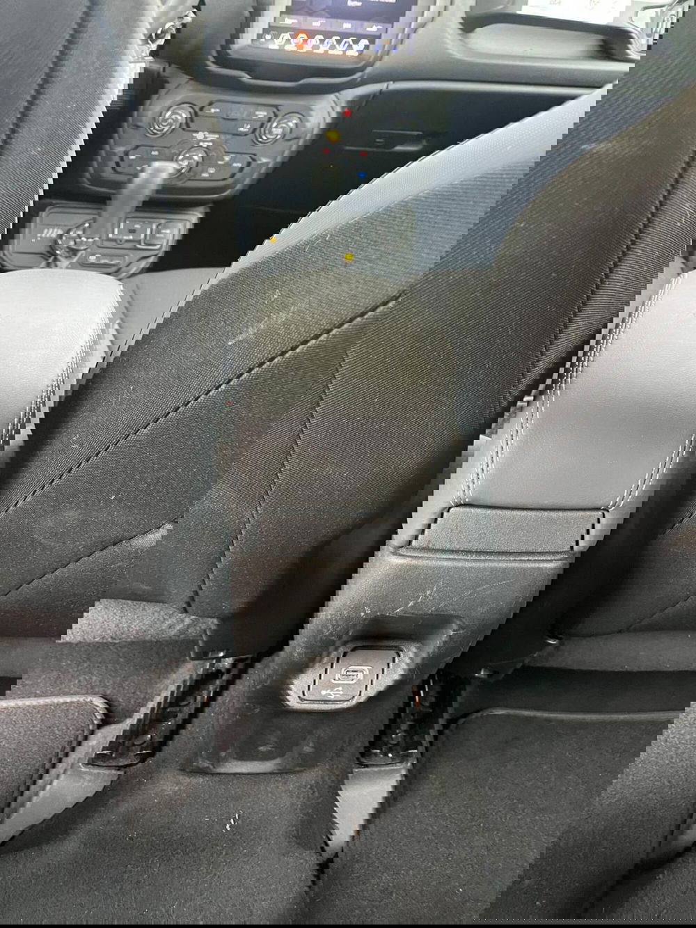 Jeep Renegade usata a Milano (18)