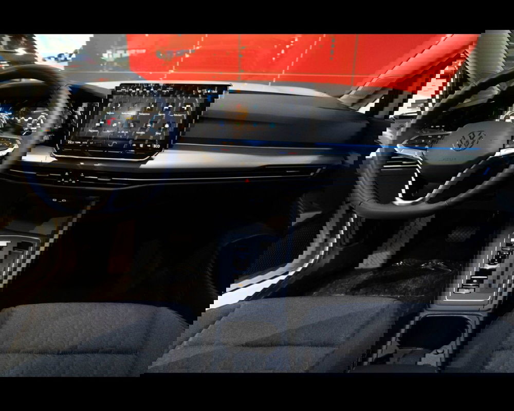 Volkswagen Golf nuova a Treviso (10)